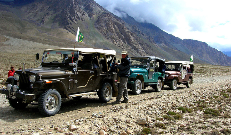 Jeep safari through the picturesque landscapes of Naran Kaghan
